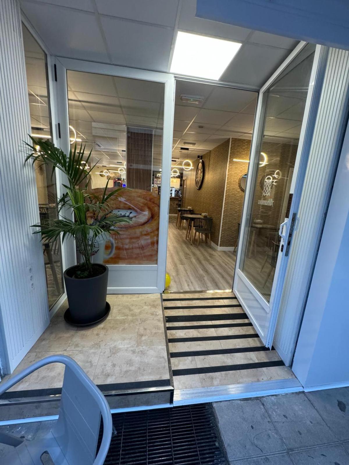 Pension Eurosol Granada Bagian luar foto